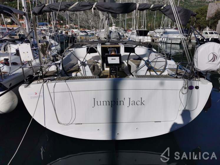 Hanse 385 - Yacht Charter Sailica