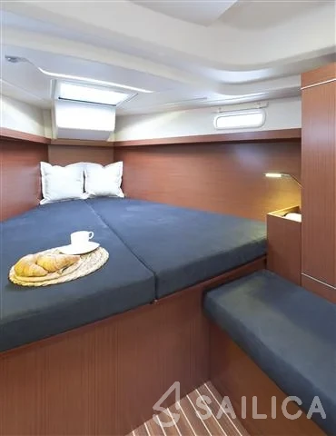 Hanse 385 - Yacht Charter Sailica