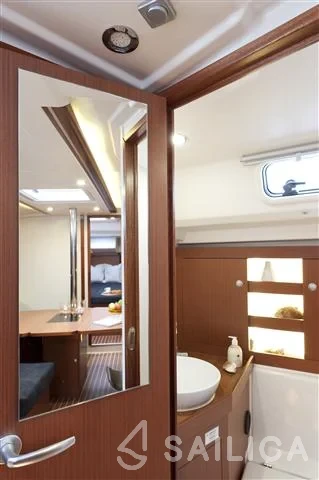 Hanse 385 - Yacht Charter Sailica