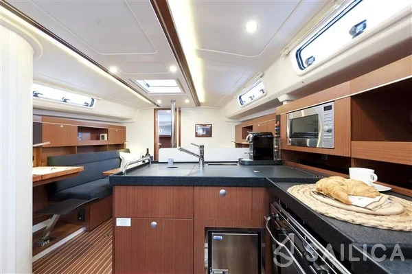 Hanse 385 - Yacht Charter Sailica