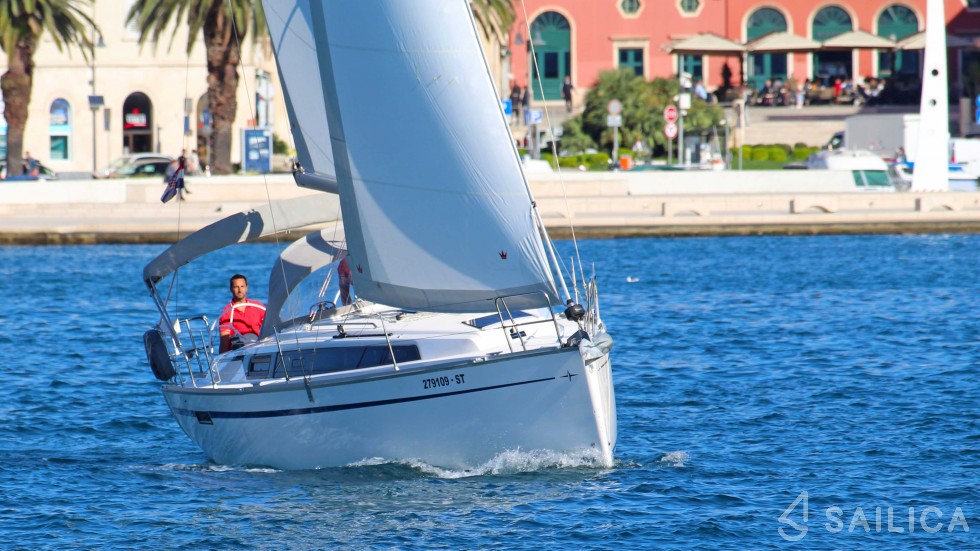 Bavaria 34 Cruiser - Yacht Charter Sailica