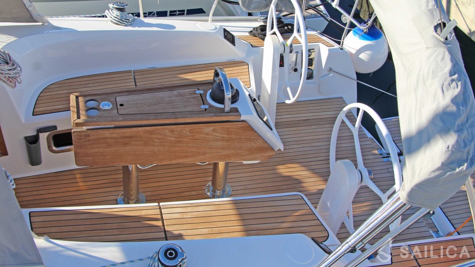 Bavaria 34 Cruiser - Yacht Charter Sailica