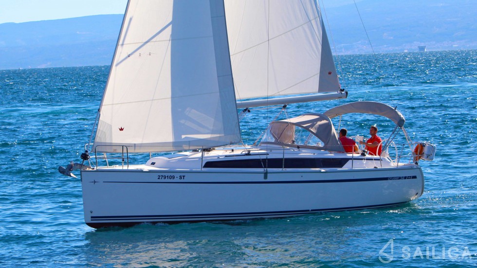 Bavaria 34 Cruiser - Yacht Charter Sailica