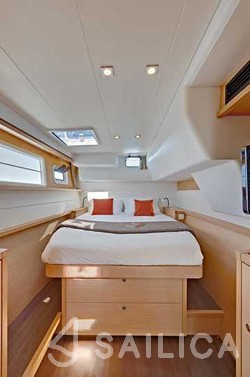 Lagoon 450  Flybridge - Yacht Charter Sailica