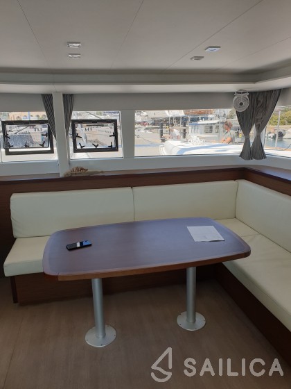 Lagoon 450  Flybridge - Yacht Charter Sailica