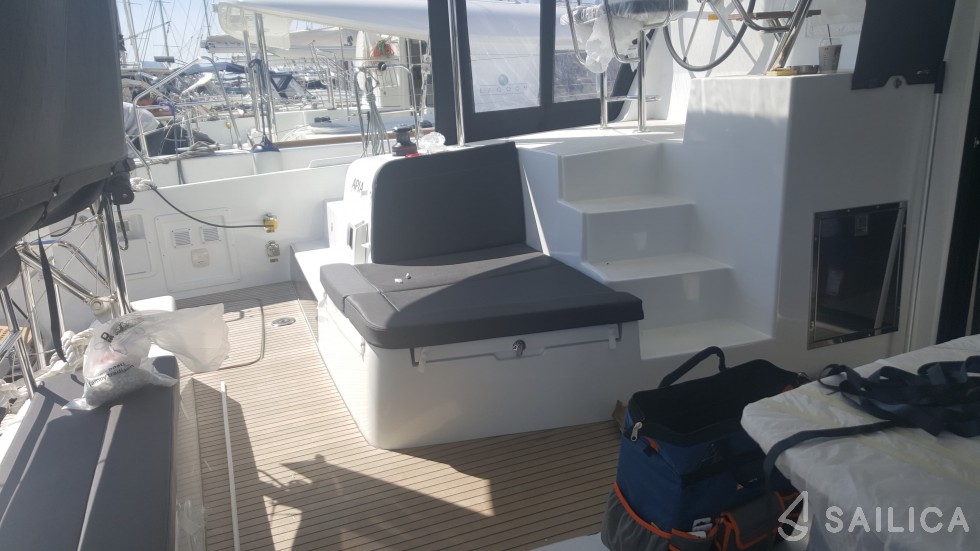 Lagoon 42 - Yacht Charter Sailica