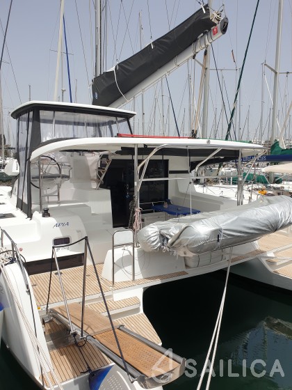 Lagoon 42 - Yacht Charter Sailica