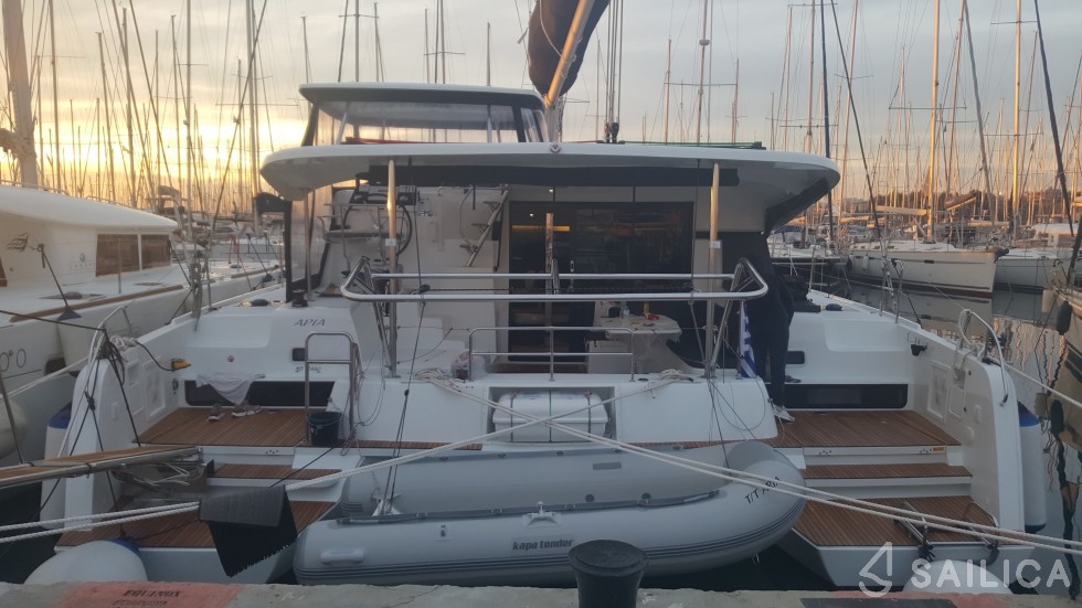 Lagoon 42 - Yacht Charter Sailica