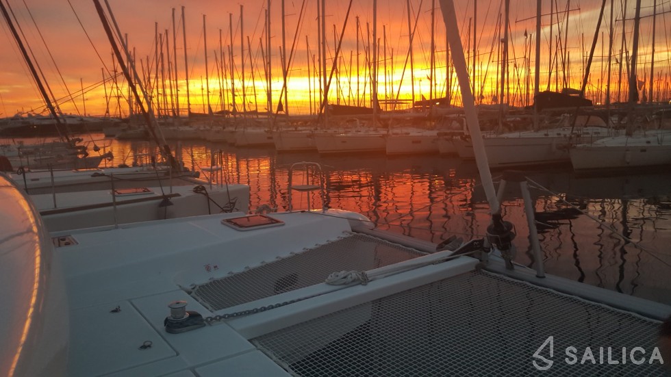Lagoon 42 - Yacht Charter Sailica