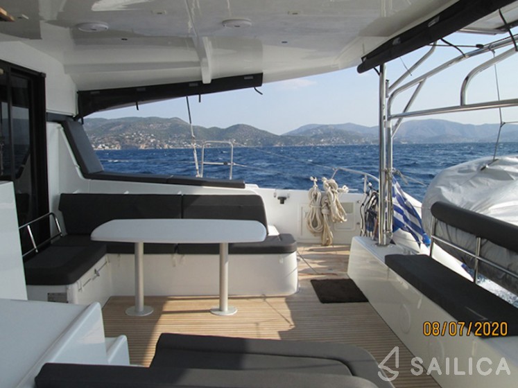 Lagoon 42 - Yacht Charter Sailica