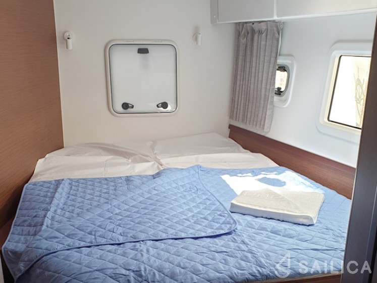 Lagoon 42 - Yacht Charter Sailica