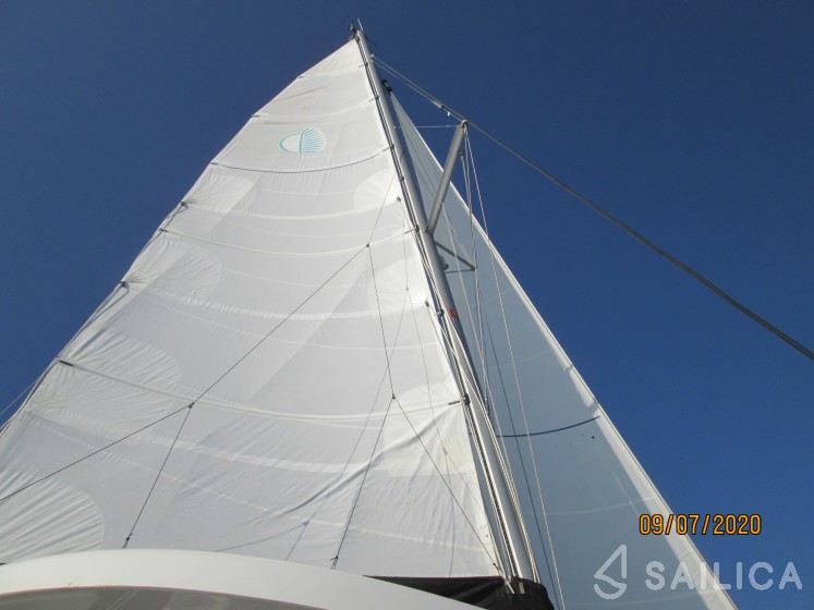 Lagoon 42 - Yacht Charter Sailica