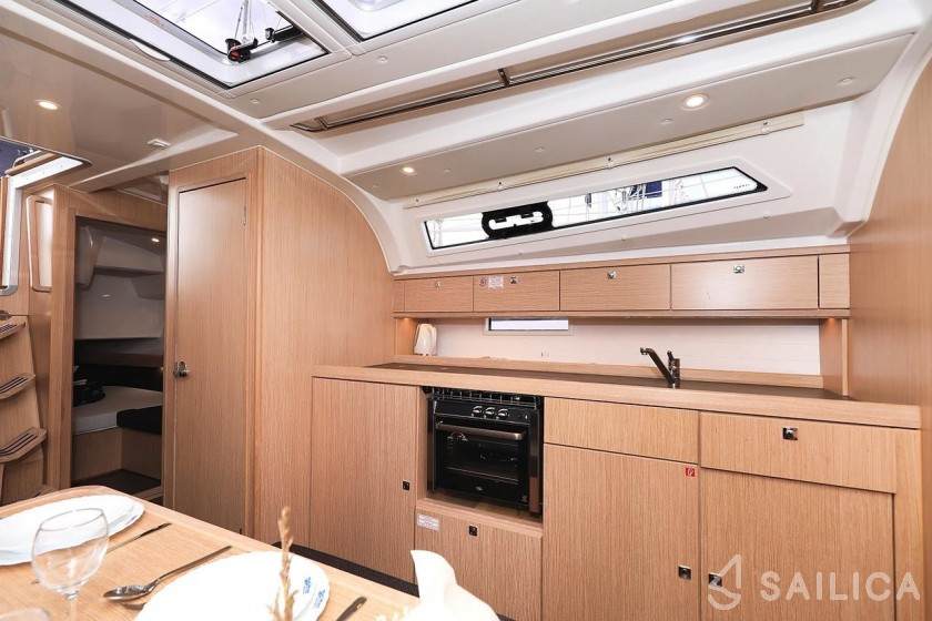 Bavaria 41 Cruiser - Yacht Charter Sailica