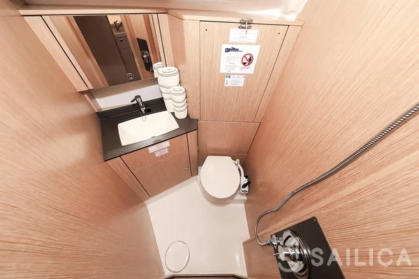 Bavaria 41 Cruiser - Yacht Charter Sailica