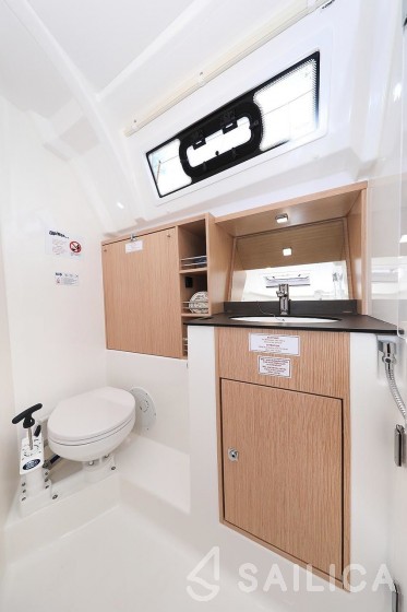 Bavaria 41 Cruiser - Yacht Charter Sailica