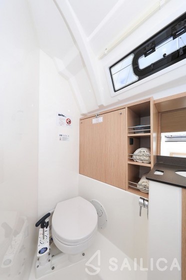 Bavaria 41 Cruiser - Yacht Charter Sailica