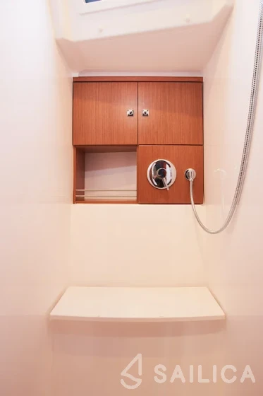 Bavaria 46 Cruiser - Yacht Charter Sailica