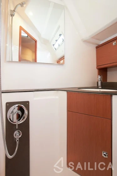 Bavaria 46 Cruiser - Yacht Charter Sailica