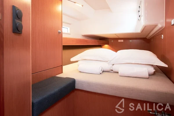 Bavaria 46 Cruiser - Yacht Charter Sailica