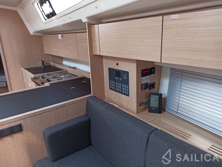 Bavaria C42 - Yacht Charter Sailica