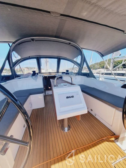 Bavaria C42 - Yacht Charter Sailica