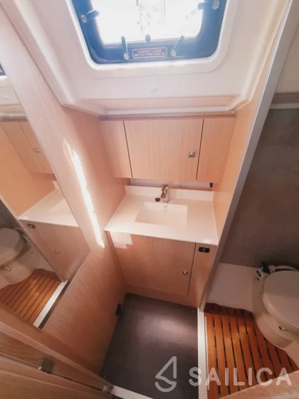 Bavaria C42 - Yacht Charter Sailica
