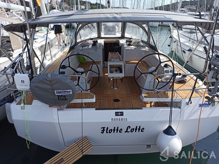 Bavaria C42 - Yacht Charter Sailica