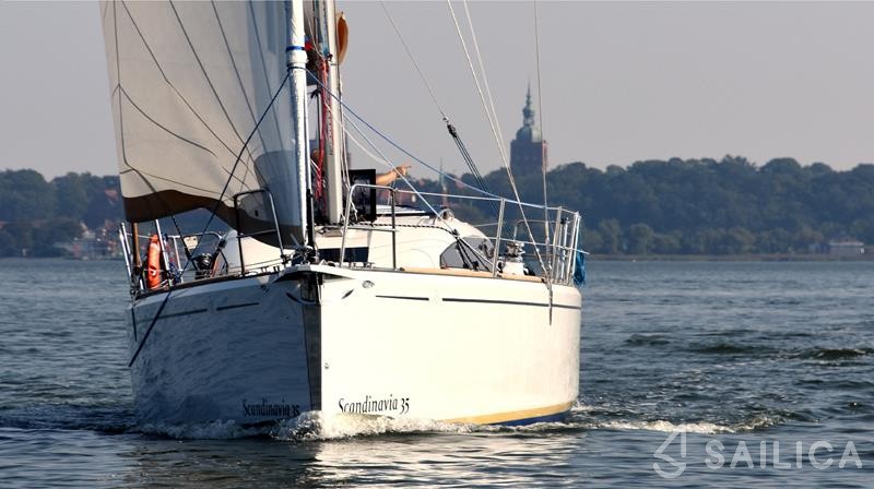 Scandinavia 35 - Yacht Charter Sailica