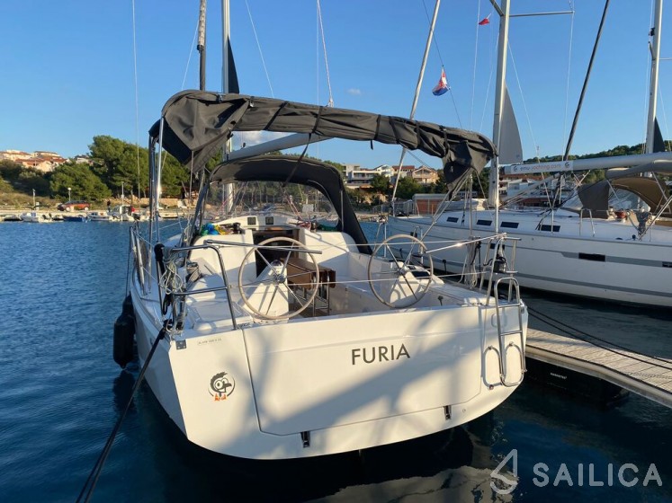 Scandinavia 35 - Yacht Charter Sailica