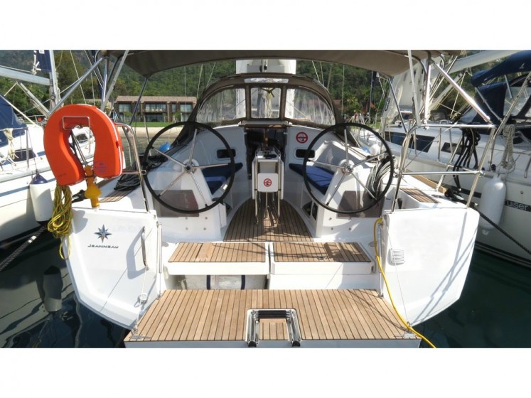 Sun Odyssey 349 - Yacht Charter Sailica