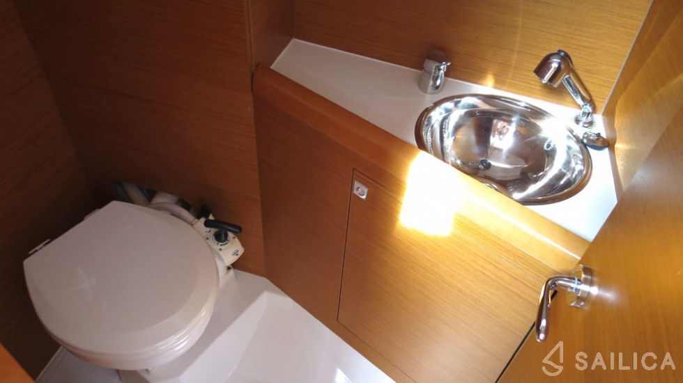Sun Odyssey 349 - Yacht Charter Sailica