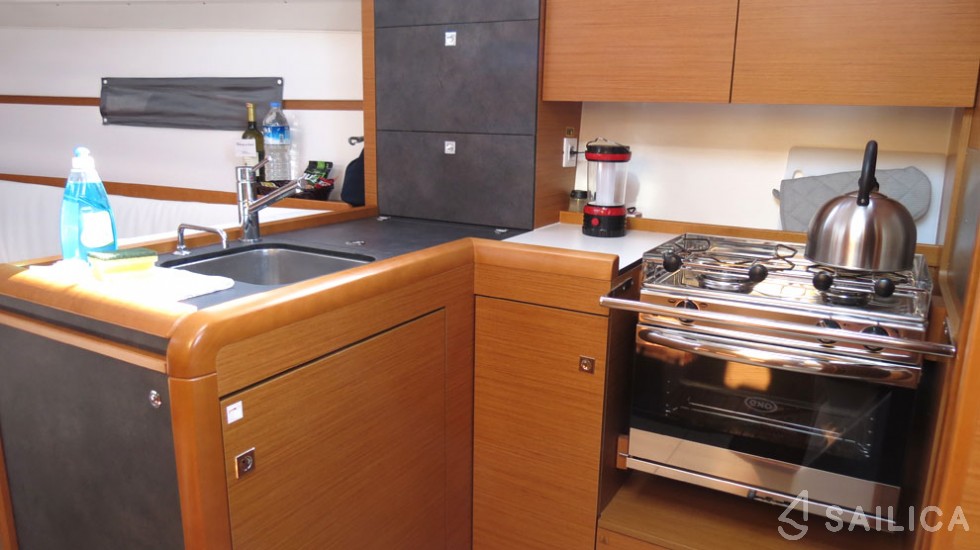 Sun Odyssey 349 - Yacht Charter Sailica