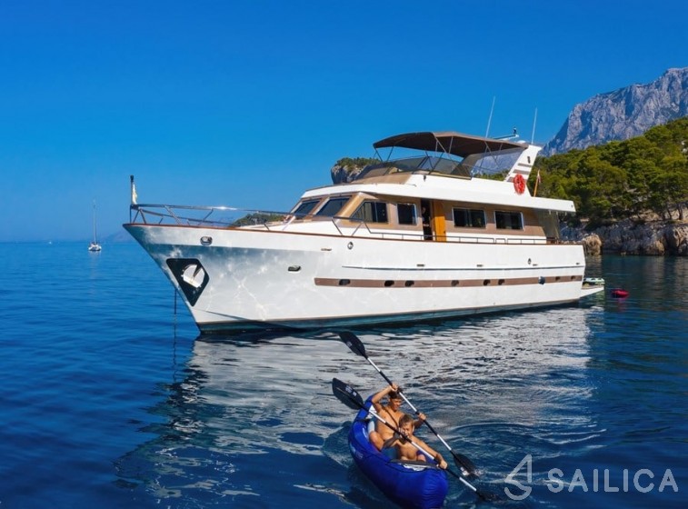 Motoryacht - Yacht Charter Sailica