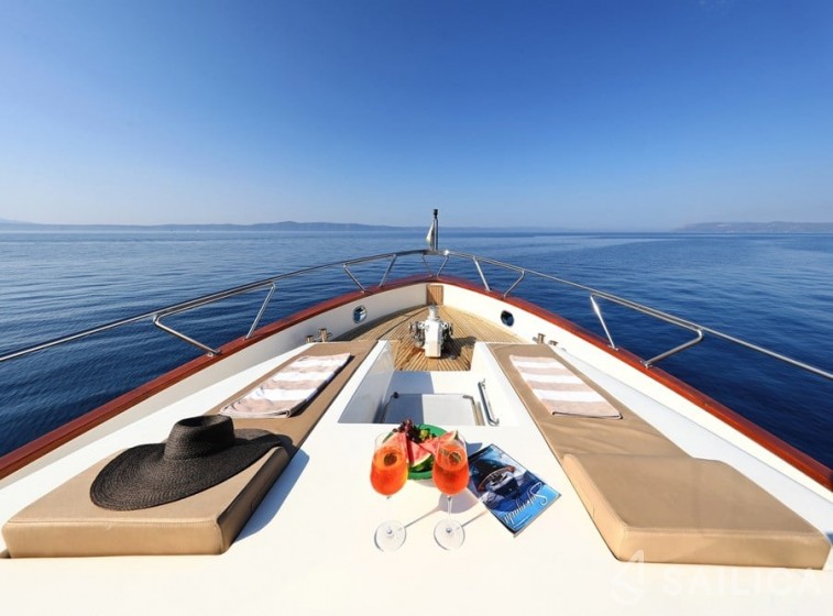 Motoryacht - Yacht Charter Sailica