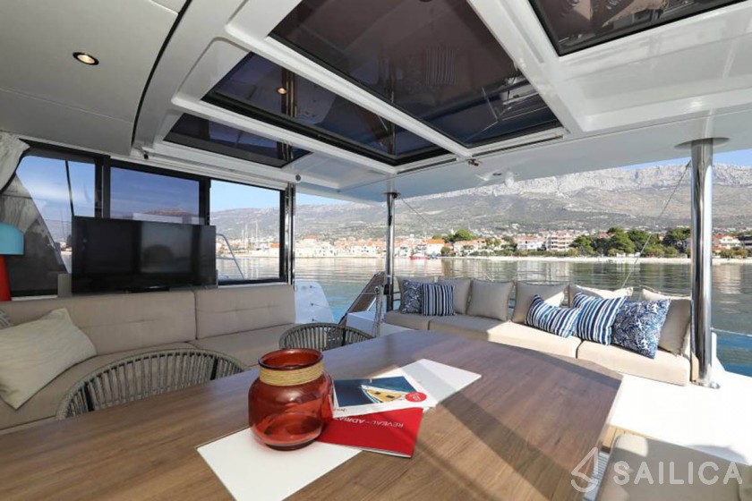 Bali 4.4 - Yacht Charter Sailica