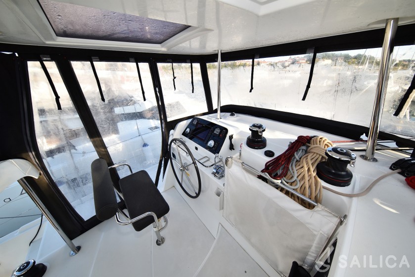 Lagoon 42 - Yacht Charter Sailica