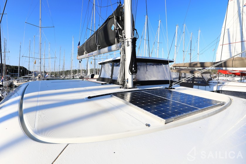 Lagoon 42 - Yacht Charter Sailica