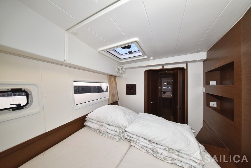 Lagoon 42 - Yacht Charter Sailica