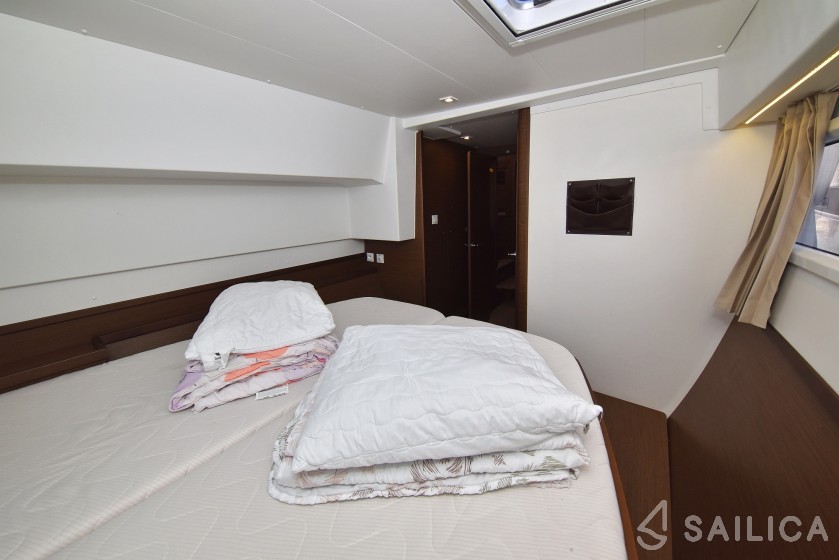 Lagoon 42 - Yacht Charter Sailica