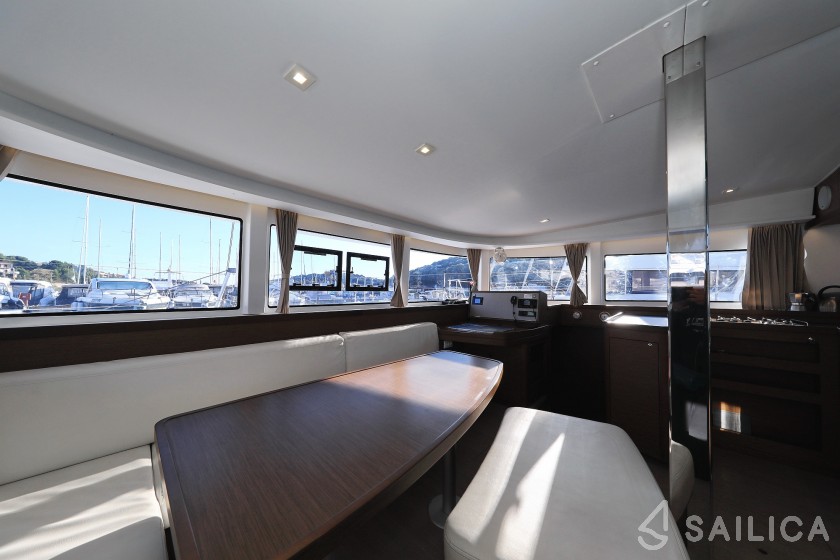 Lagoon 42 - Yacht Charter Sailica