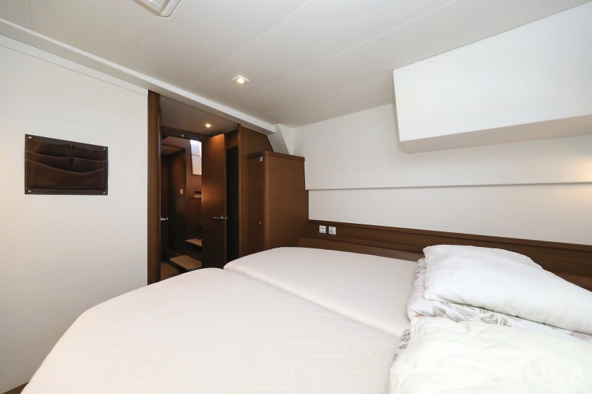 Lagoon 42 - Yacht Charter Sailica