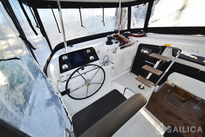 Lagoon 42 - Yacht Charter Sailica