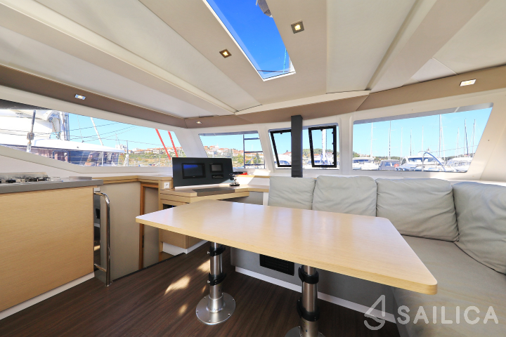 Lucia 40 - Yacht Charter Sailica