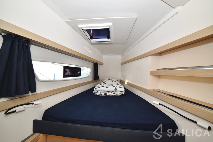 Lucia 40 - Yacht Charter Sailica
