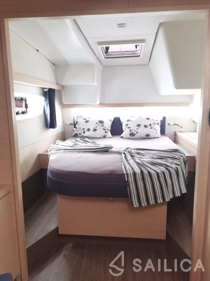 Lucia 40 - Yacht Charter Sailica