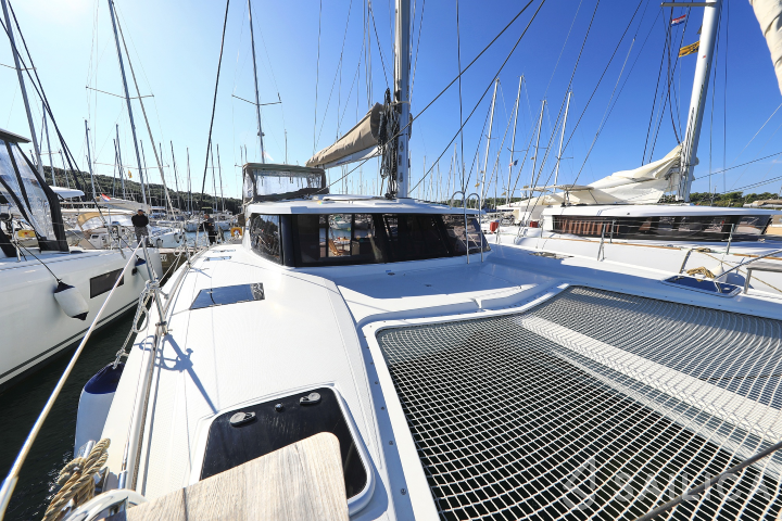 Lucia 40 - Yacht Charter Sailica