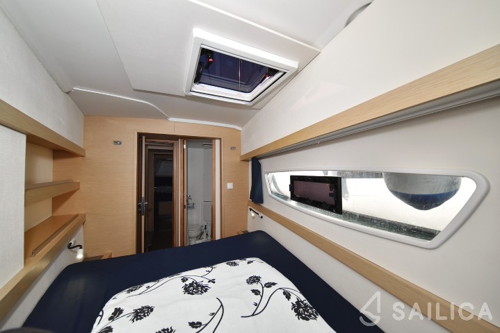 Lucia 40 - Yacht Charter Sailica