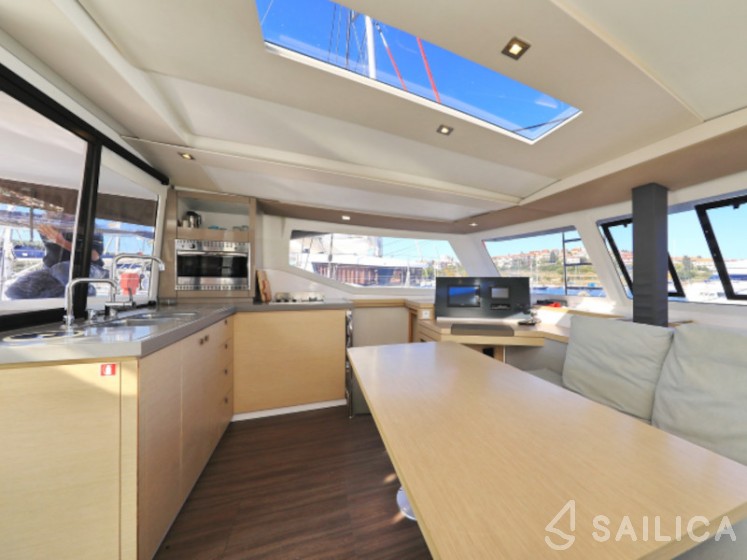 Lucia 40 - Yacht Charter Sailica