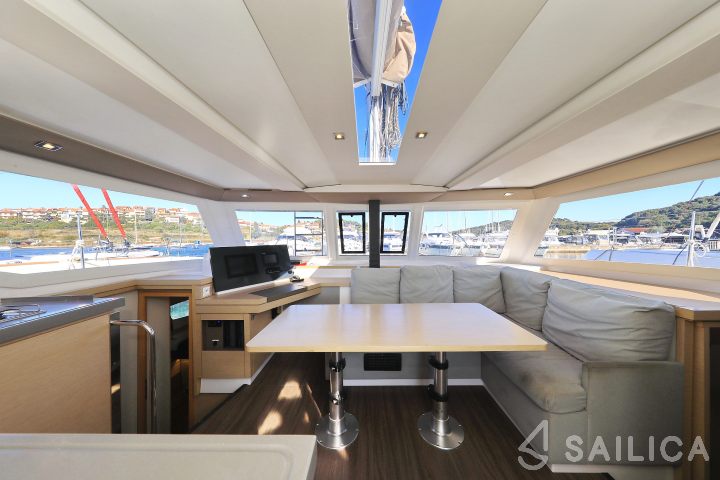 Lucia 40 - Yacht Charter Sailica