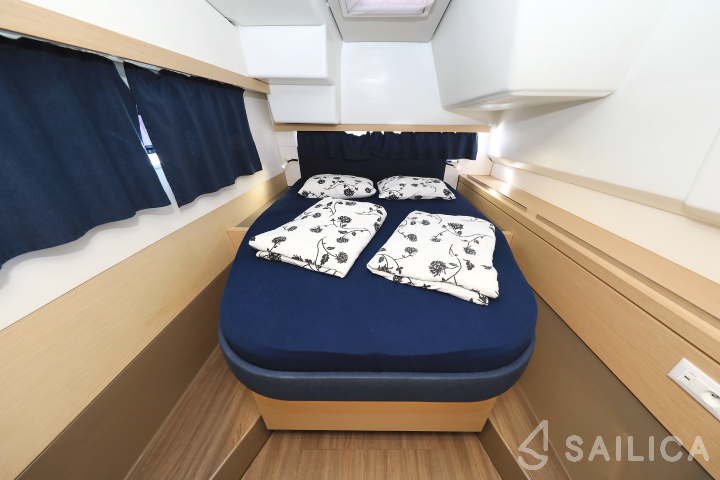 Lucia 40 - Yacht Charter Sailica